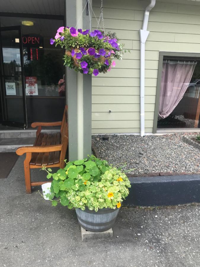 Airport Inn Port Hardy Zewnętrze zdjęcie