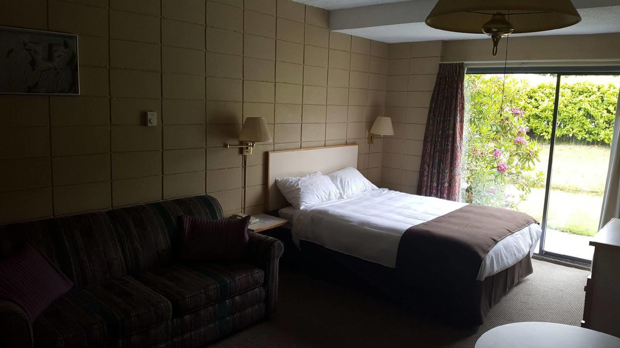 Airport Inn Port Hardy Zewnętrze zdjęcie