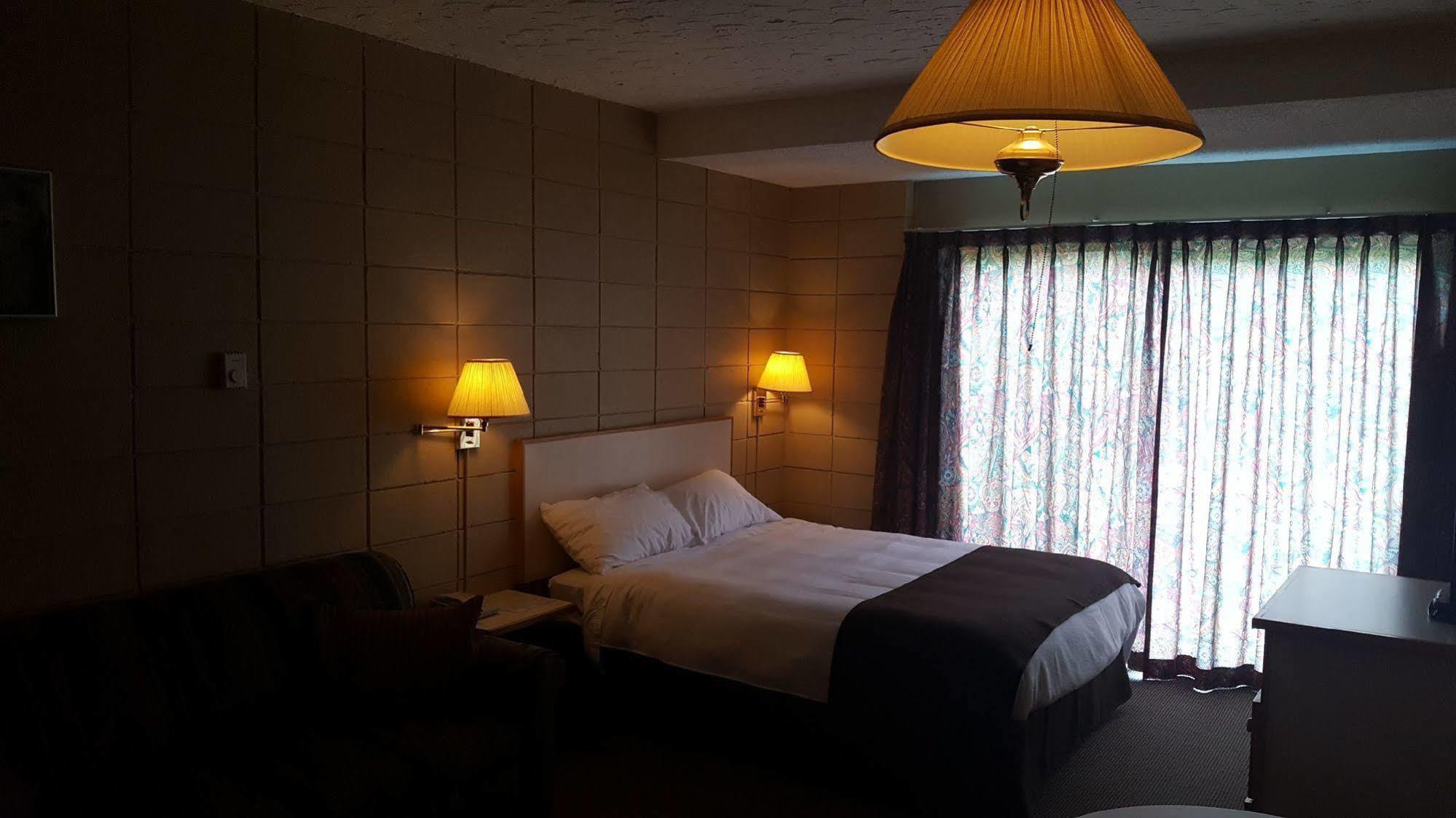 Airport Inn Port Hardy Zewnętrze zdjęcie